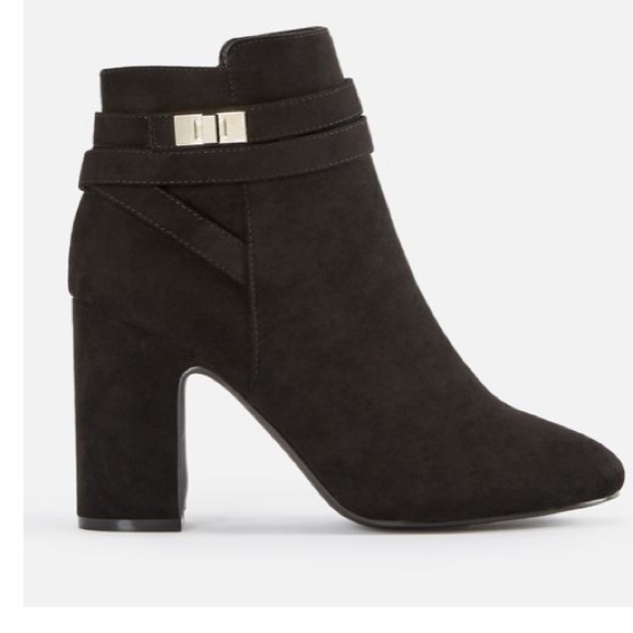 BRAND NEW NEVER WORN BLACK HEELED BOOTS - Picture 4 of 5